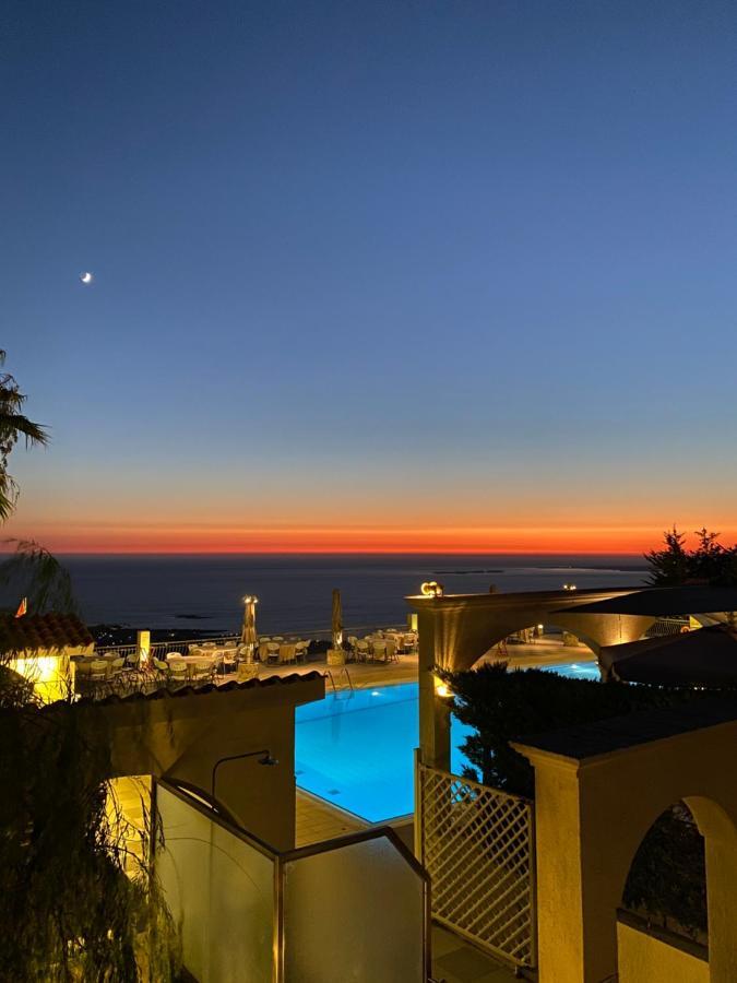 Mouikis Sun Village Appart hôtel