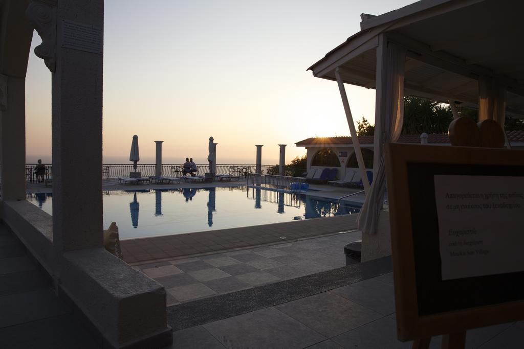 Aparthotel Mouikis Sun Village