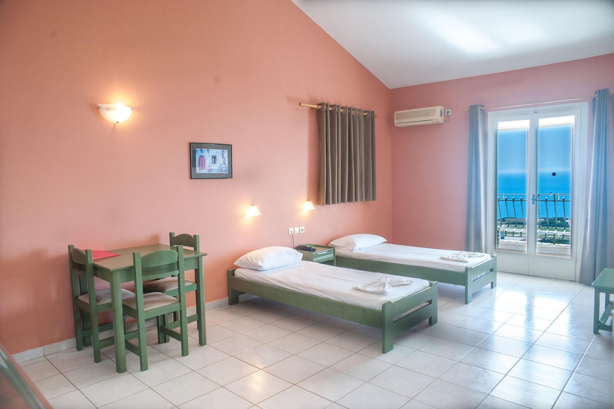 Mouikis Sun Village Aparthotel 3*