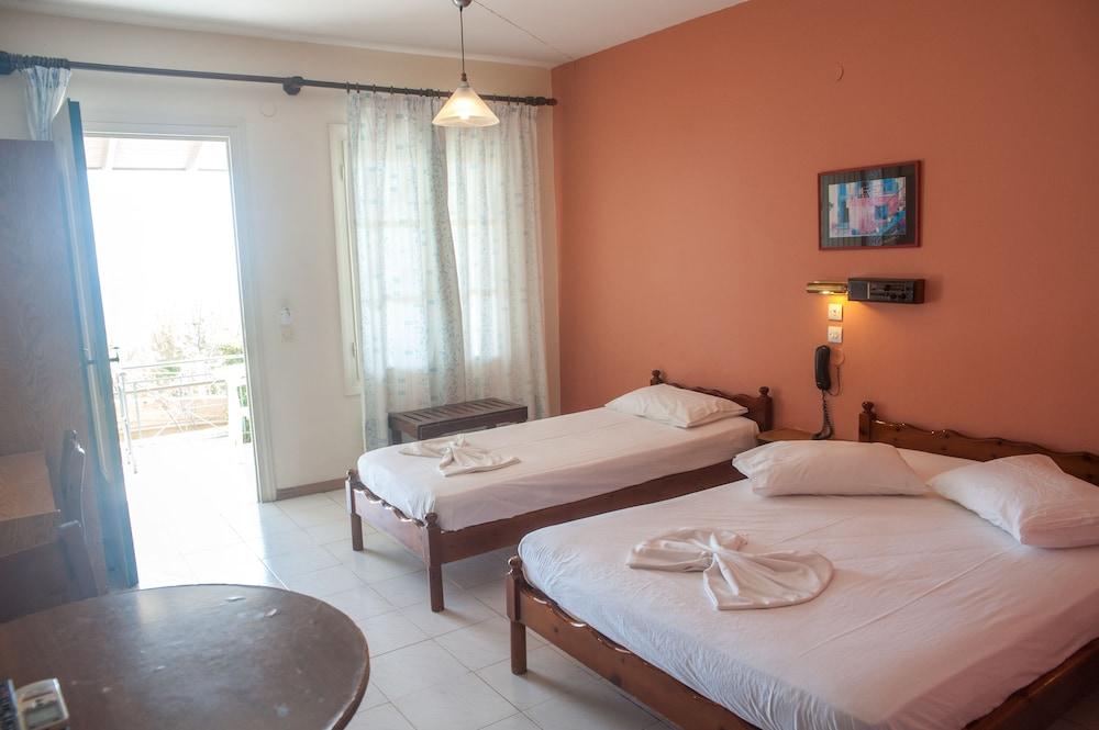 Aparthotel Mouikis Sun Village